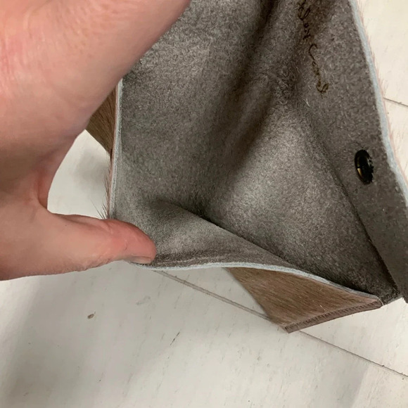 NWOT‎ Alex Carol Leather Cowhide Clutch with keychain Snap Closure - Picture 5 of 8